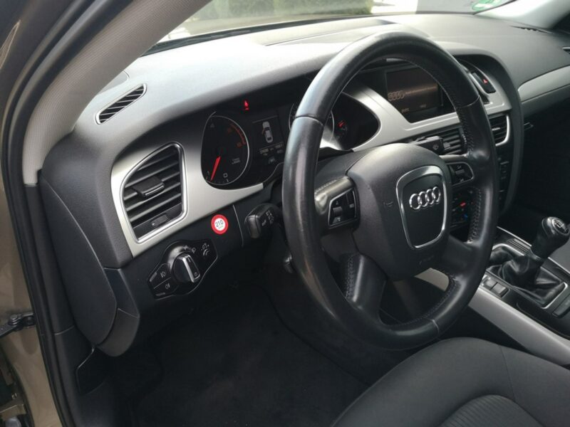 Audi A4 2.0TDI 136KM Klimatronik Tempomat Ledy Bi xenon Serwis Gwarancja B8 (2007-2015)