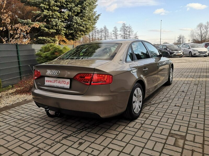 Audi A4 2.0TDI 136KM Klimatronik Tempomat Ledy Bi xenon Serwis Gwarancja B8 (2007-2015)