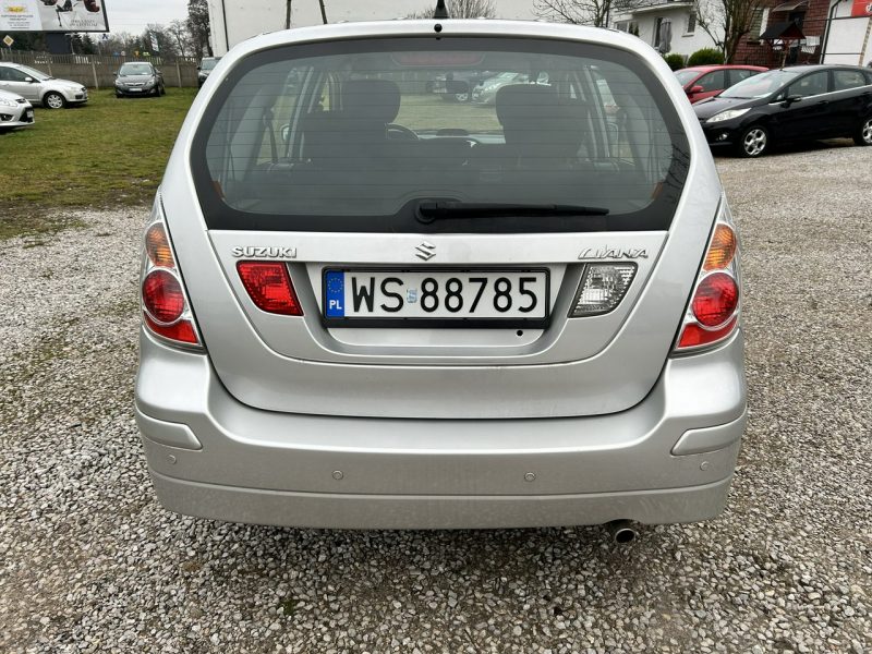 Suzuki Liana