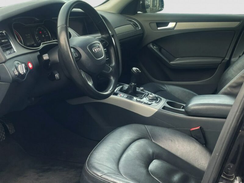 Audi A4 2.0 TDI/Skórzana tapicerka/Navi/MMI/Bixenon/Podgrzewane fotele B8 (2007-2015)