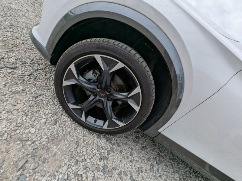 Cupra Formentor Oświetlenie ambiente, auto jak NOWE