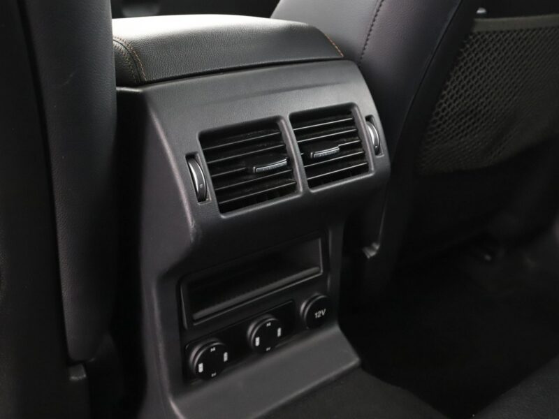 Jaguar F-PACE 20d Automat AWD Portfolio Panorama Tempomat Skóra Bi-Xenon Kamera PDC