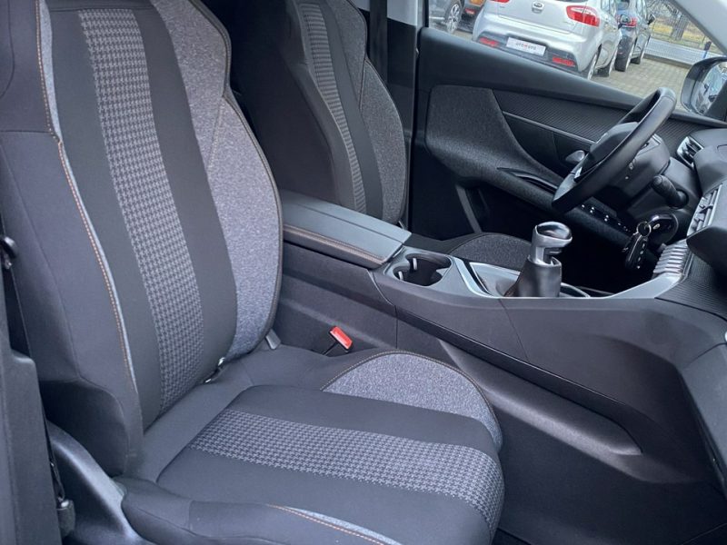 Peugeot 3008 Niski Przebieg, Navi, Tempomat, Gwarancja! II (2016-)