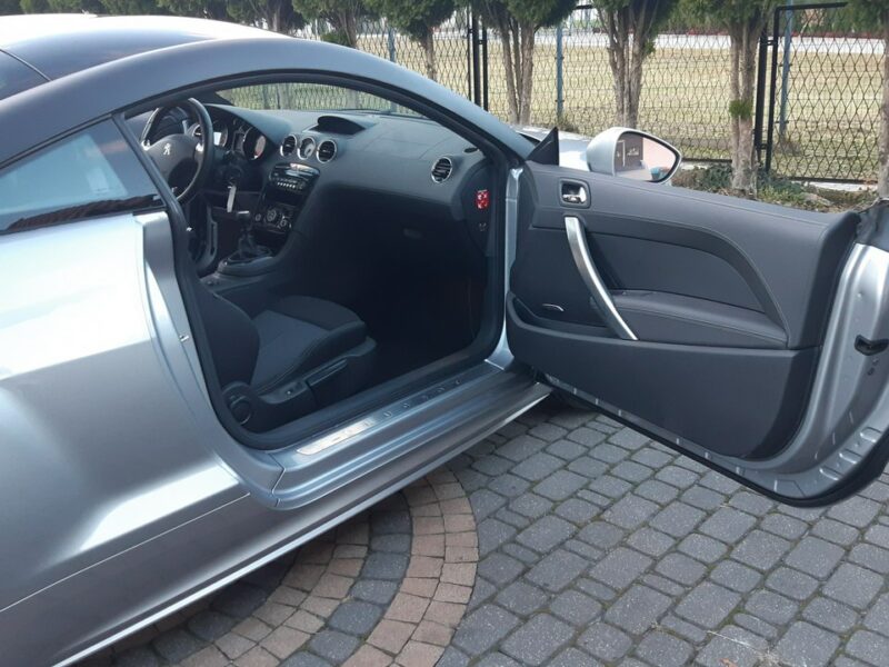 Peugeot RCZ