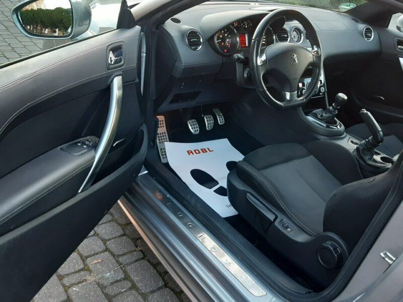 Peugeot RCZ