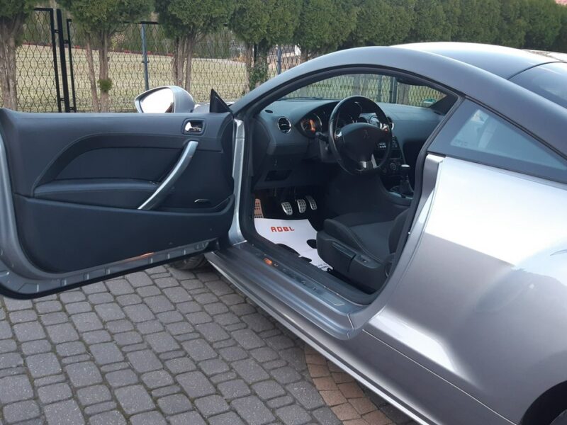 Peugeot RCZ