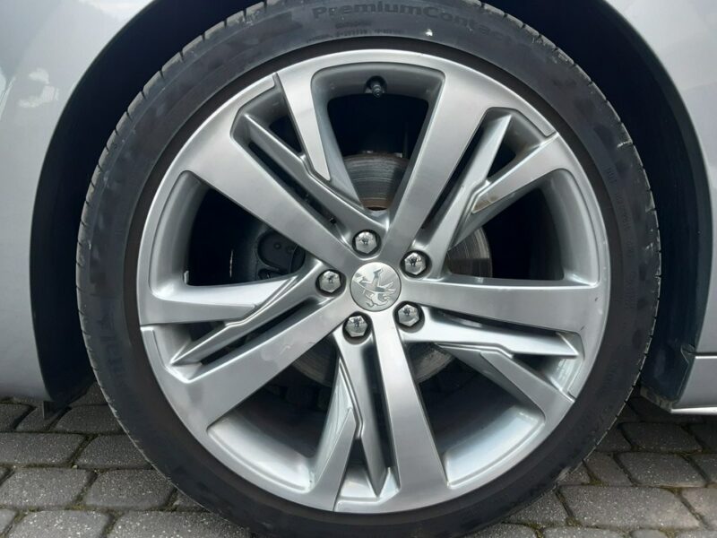 Peugeot RCZ