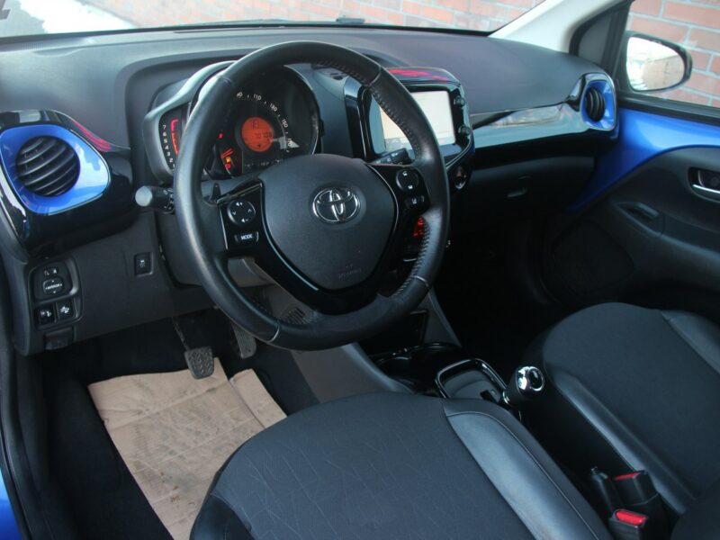 Toyota Aygo Automat*Navi*Radar*AsysToru*Klimatr*Kamera*Led*Alu*GrzFot*Gwar VGS!!! II (2014-)