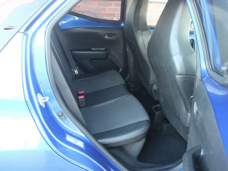 Toyota Aygo Automat*Navi*Radar*AsysToru*Klimatr*Kamera*Led*Alu*GrzFot*Gwar VGS!!! II (2014-)