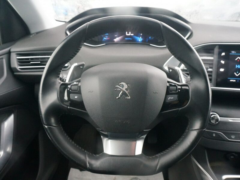 Peugeot 308 1.5 BlueHDi/130 KM Allure Pack Salon PL Fvat 23% PO2UH47 ## T9 (2014-2021)