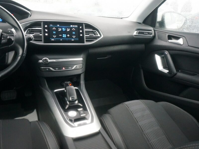 Peugeot 308 1.5 BlueHDi/130 KM Allure Pack Salon PL Fvat 23% PO2UH47 ## T9 (2014-2021)
