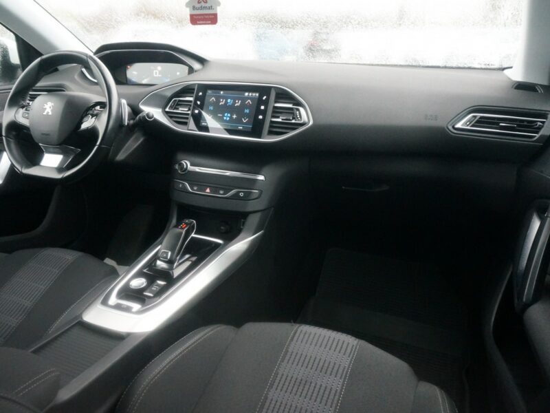 Peugeot 308 1.5 BlueHDi/130 KM Allure Pack Salon PL Fvat 23% PO2UH47 ## T9 (2014-2021)