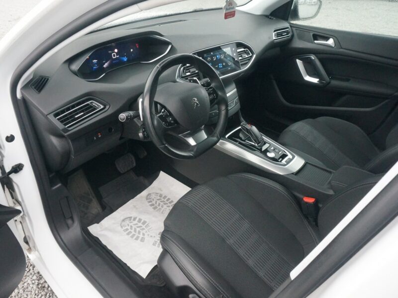 Peugeot 308 1.5 BlueHDi/130 KM Allure Pack Salon PL Fvat 23% PO2UH47 ## T9 (2014-2021)
