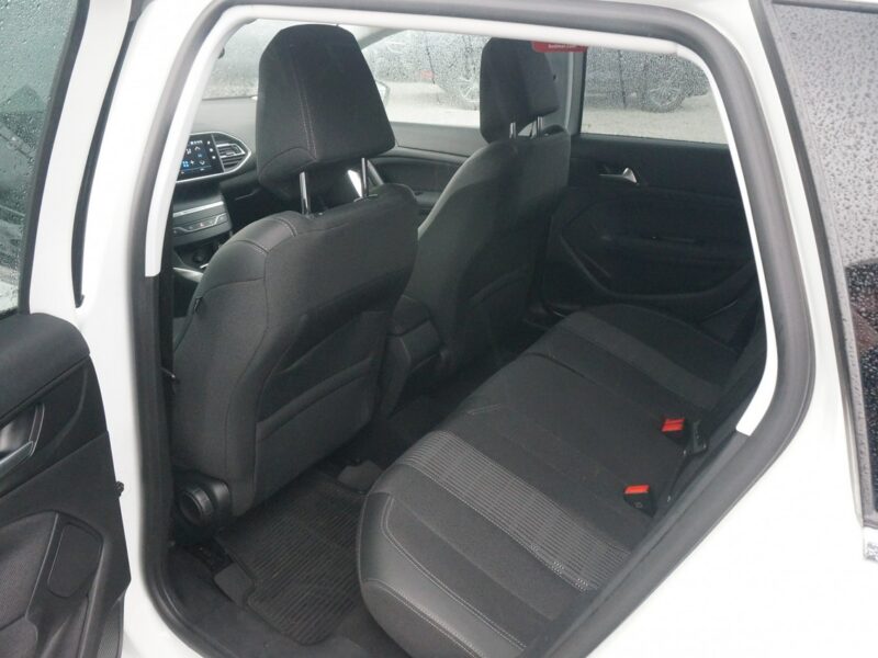Peugeot 308 1.5 BlueHDi/130 KM Allure Pack Salon PL Fvat 23% PO2UH47 ## T9 (2014-2021)