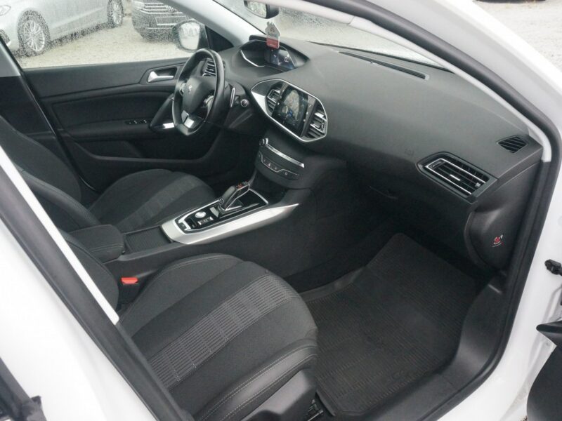 Peugeot 308 1.5 BlueHDi/130 KM Allure Pack Salon PL Fvat 23% PO2UH47 ## T9 (2014-2021)