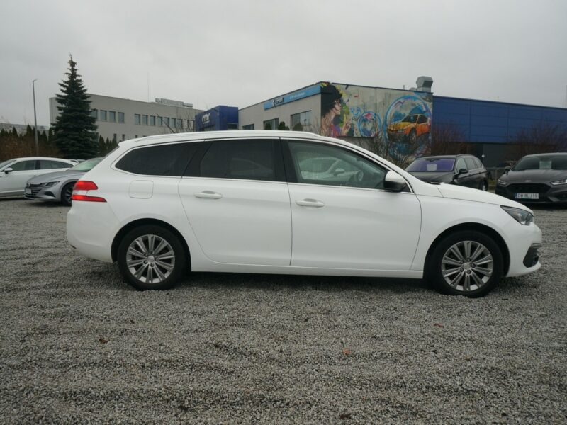 Peugeot 308 1.5 BlueHDi/130 KM Allure Pack Salon PL Fvat 23% PO2UH47 ## T9 (2014-2021)