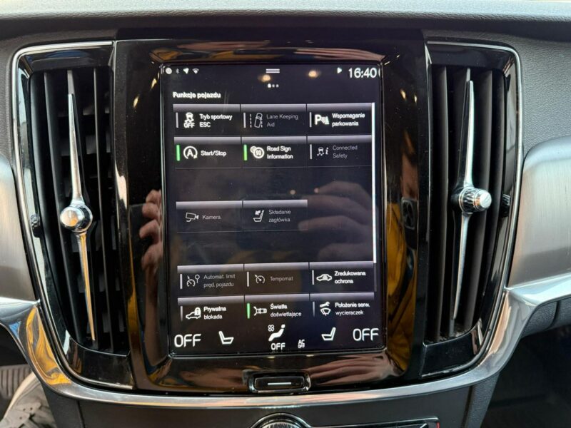 Volvo V90 Momentum 2.0 T 254KM Benzyna Aktywny Tempomat