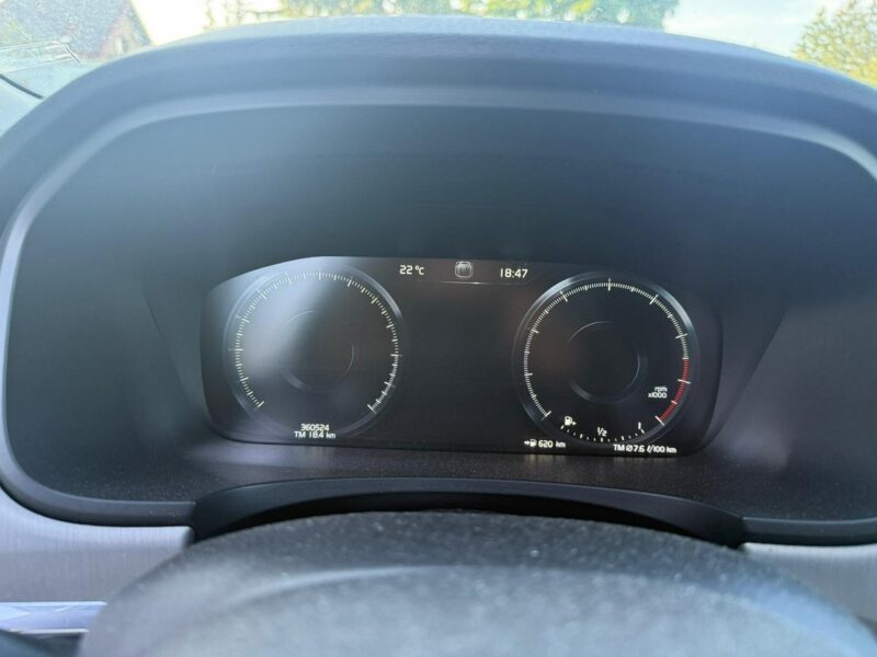 Volvo V90 Momentum 2.0 T 254KM Benzyna Aktywny Tempomat