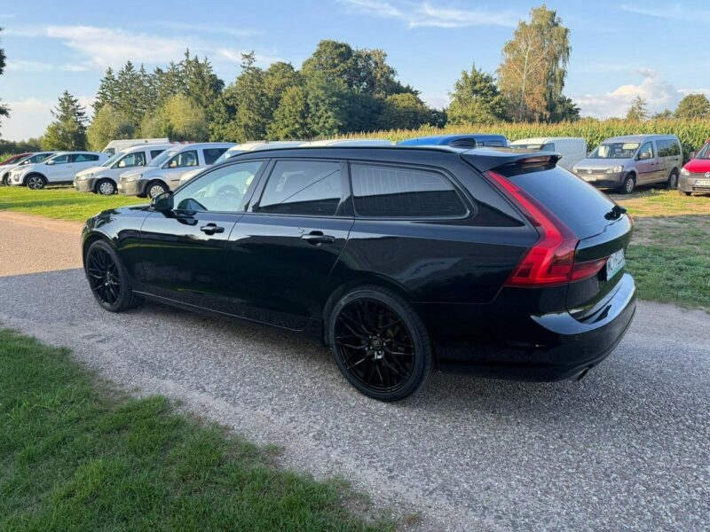 Volvo V90 Momentum 2.0 T 254KM Benzyna Aktywny Tempomat