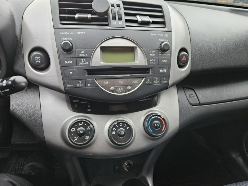 Toyota RAV-4 4 x4 / Krajowy / Klimatyzacja III (2006-2012)
