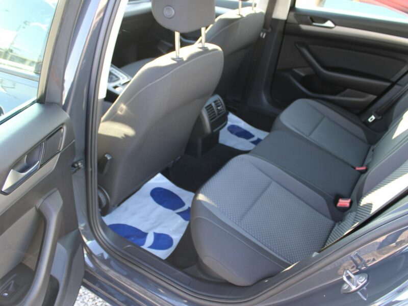 Volkswagen Passat ESSENCE LED F-vat Salon Polska Gwarancja B8 (2014-2023)