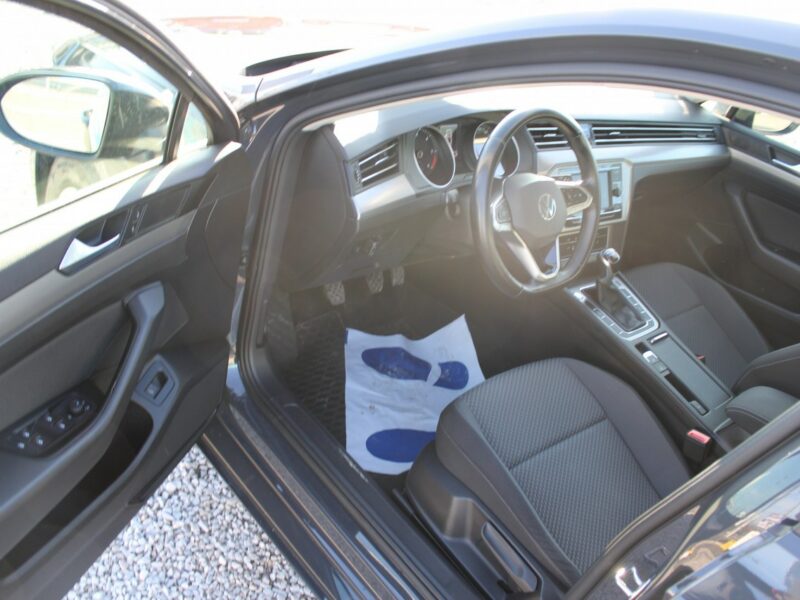 Volkswagen Passat ESSENCE LED F-vat Salon Polska Gwarancja B8 (2014-2023)