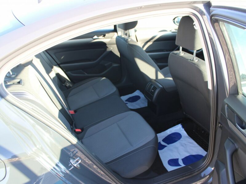 Volkswagen Passat ESSENCE LED F-vat Salon Polska Gwarancja B8 (2014-2023)