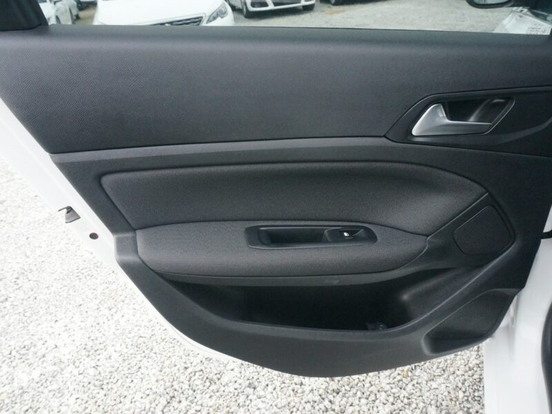Peugeot 308 1.5 BlueHDi/130 KM Allure Pack Salon PL Fvat 23% PO1UH28 T9 (2014-2021)