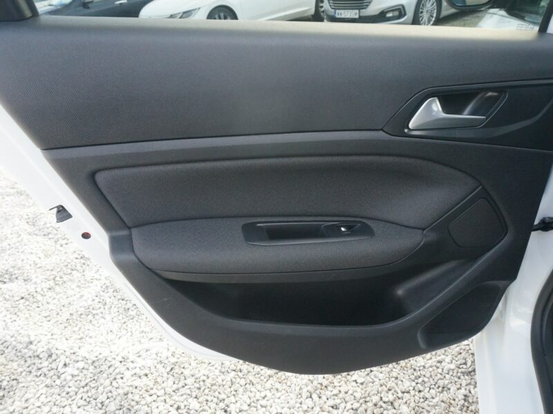 Peugeot 308 1.5 BlueHDi/130 KM Allure Pack Salon PL Fvat 23% PO8UG45 T9 (2014-2021)