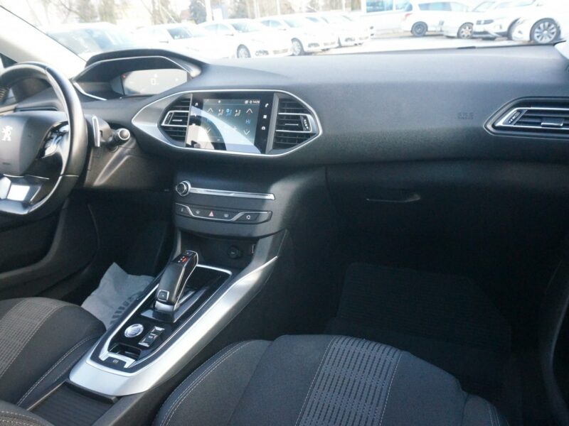 Peugeot 308 1.5 BlueHDi/130 KM Allure Pack Salon PL Fvat 23% PO9UL69 ## T9 (2014-2021)