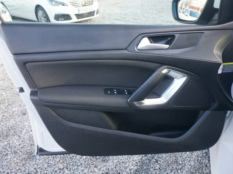 Peugeot 308 1.5 BlueHDi/130 KM Allure Pack Salon PL Fvat 23% PO9UL69 ## T9 (2014-2021)