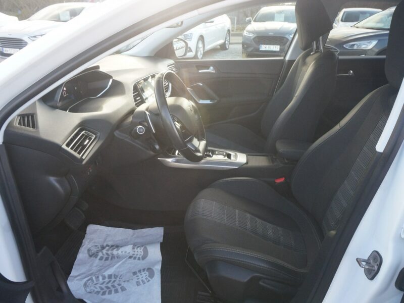 Peugeot 308 1.5 BlueHDi/130 KM Allure Pack Salon PL Fvat 23% PO9UL69 ## T9 (2014-2021)
