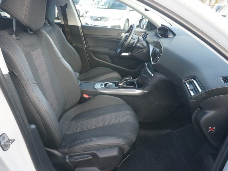 Peugeot 308 1.5 BlueHDi/130 KM Allure Pack Salon PL Fvat 23% PO9UL69 ## T9 (2014-2021)