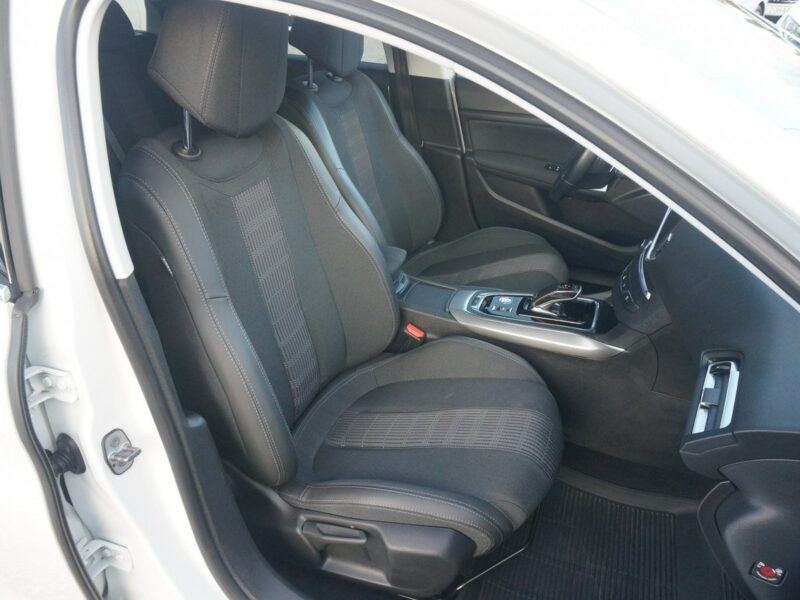 Peugeot 308 1.5 BlueHDi/130 KM Allure Pack Salon PL Fvat 23% PO9UL69 ## T9 (2014-2021)