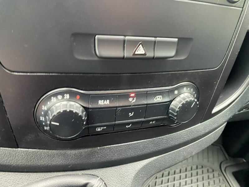 Mercedes Vito 9 osobowy, klimatyzacja, nawigacja, światła dzienne, niski przebieg W447 (2014-)