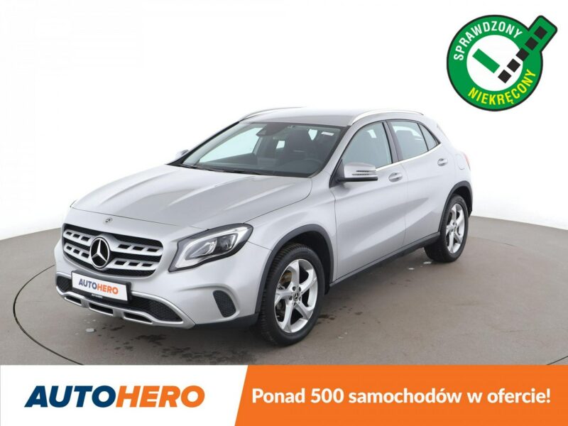 Mercedes GLA 180 Automat full LED navi kamera i czujniki parkowania