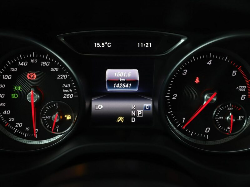 Mercedes GLA 180 Automat full LED navi kamera i czujniki parkowania