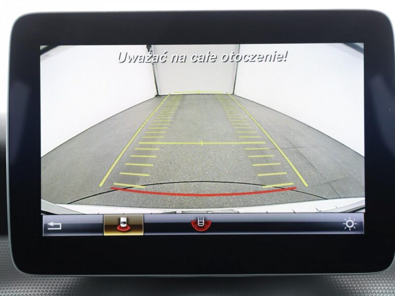 Mercedes GLA 180 Automat full LED navi kamera i czujniki parkowania