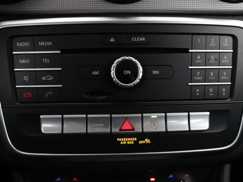 Mercedes GLA 180 Automat full LED navi kamera i czujniki parkowania