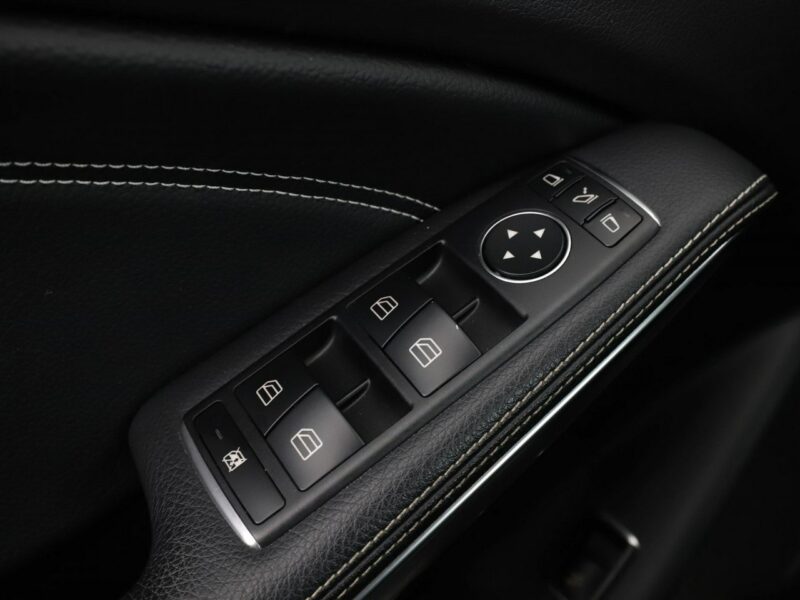 Mercedes GLA 180 Automat full LED navi kamera i czujniki parkowania