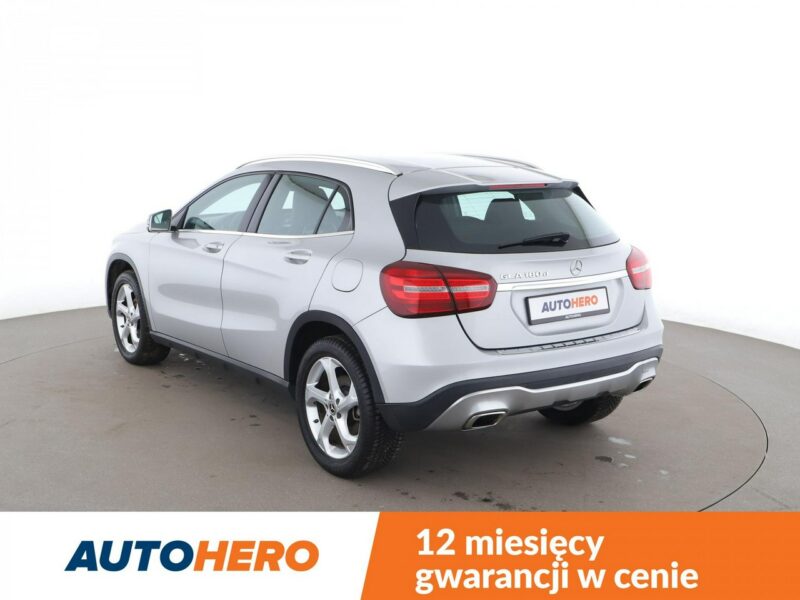 Mercedes GLA 180 Automat full LED navi kamera i czujniki parkowania