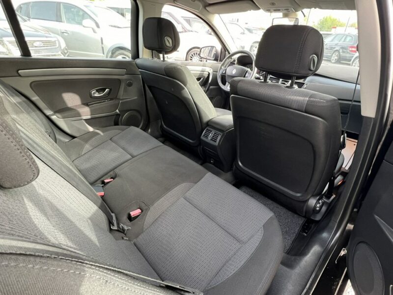 Renault Laguna 2.0 Benzyna *Navi * Hak * Zadbany * Możliwa zamiana* Gwarancja III (2007-)