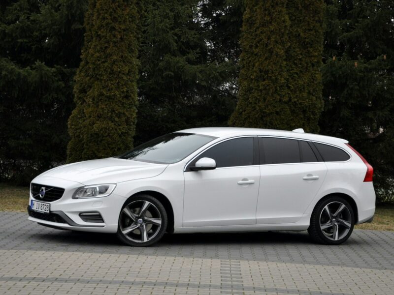 Volvo V60 2.0d(225KM)*RDesign*RadarACC*Virtual*Led*Xenon*Navi*Kamera*Skóry*Alu18 I (2010-2018)