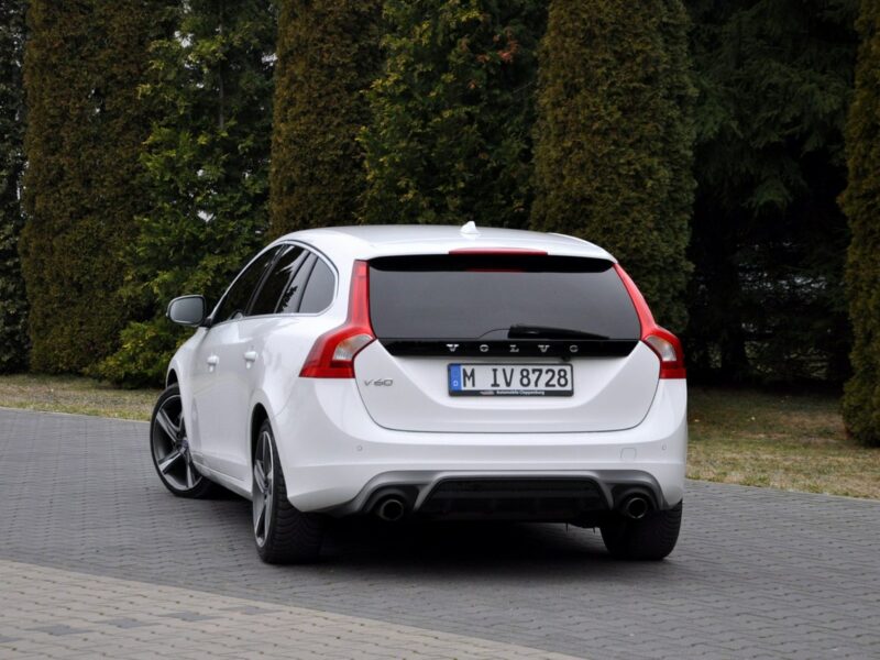 Volvo V60 2.0d(225KM)*RDesign*RadarACC*Virtual*Led*Xenon*Navi*Kamera*Skóry*Alu18 I (2010-2018)