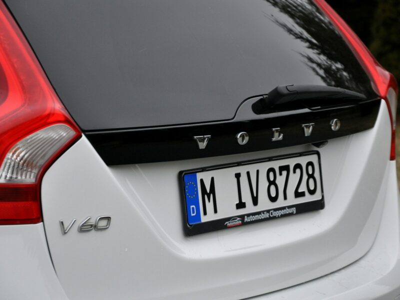 Volvo V60 2.0d(225KM)*RDesign*RadarACC*Virtual*Led*Xenon*Navi*Kamera*Skóry*Alu18 I (2010-2018)