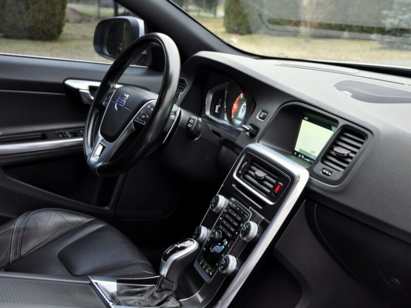 Volvo V60 2.0d(225KM)*RDesign*RadarACC*Virtual*Led*Xenon*Navi*Kamera*Skóry*Alu18 I (2010-2018)