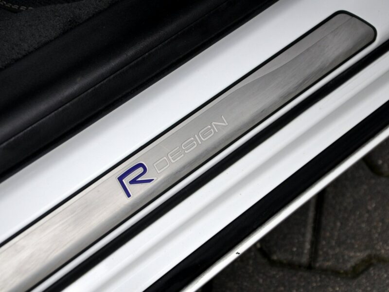 Volvo V60 2.0d(225KM)*RDesign*RadarACC*Virtual*Led*Xenon*Navi*Kamera*Skóry*Alu18 I (2010-2018)