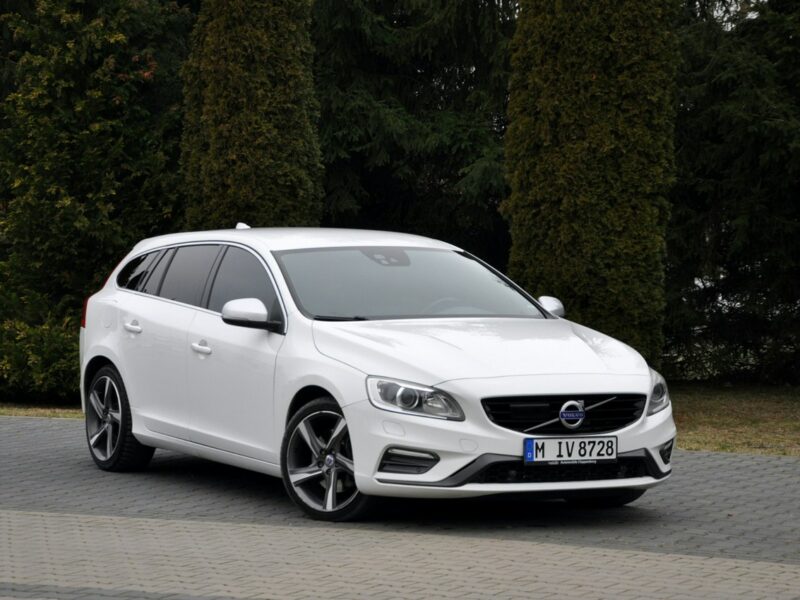 Volvo V60 2.0d(225KM)*RDesign*RadarACC*Virtual*Led*Xenon*Navi*Kamera*Skóry*Alu18 I (2010-2018)