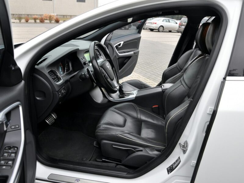Volvo V60 2.0d(225KM)*RDesign*RadarACC*Virtual*Led*Xenon*Navi*Kamera*Skóry*Alu18 I (2010-2018)
