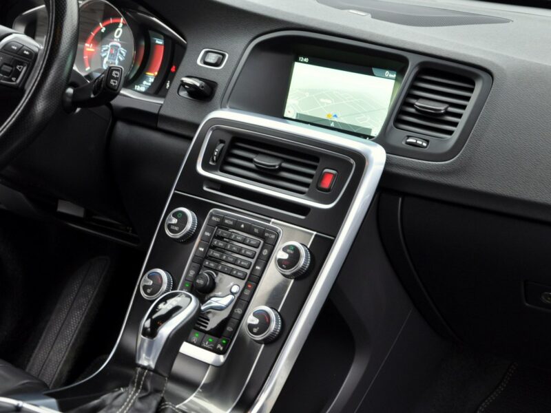 Volvo V60 2.0d(225KM)*RDesign*RadarACC*Virtual*Led*Xenon*Navi*Kamera*Skóry*Alu18 I (2010-2018)